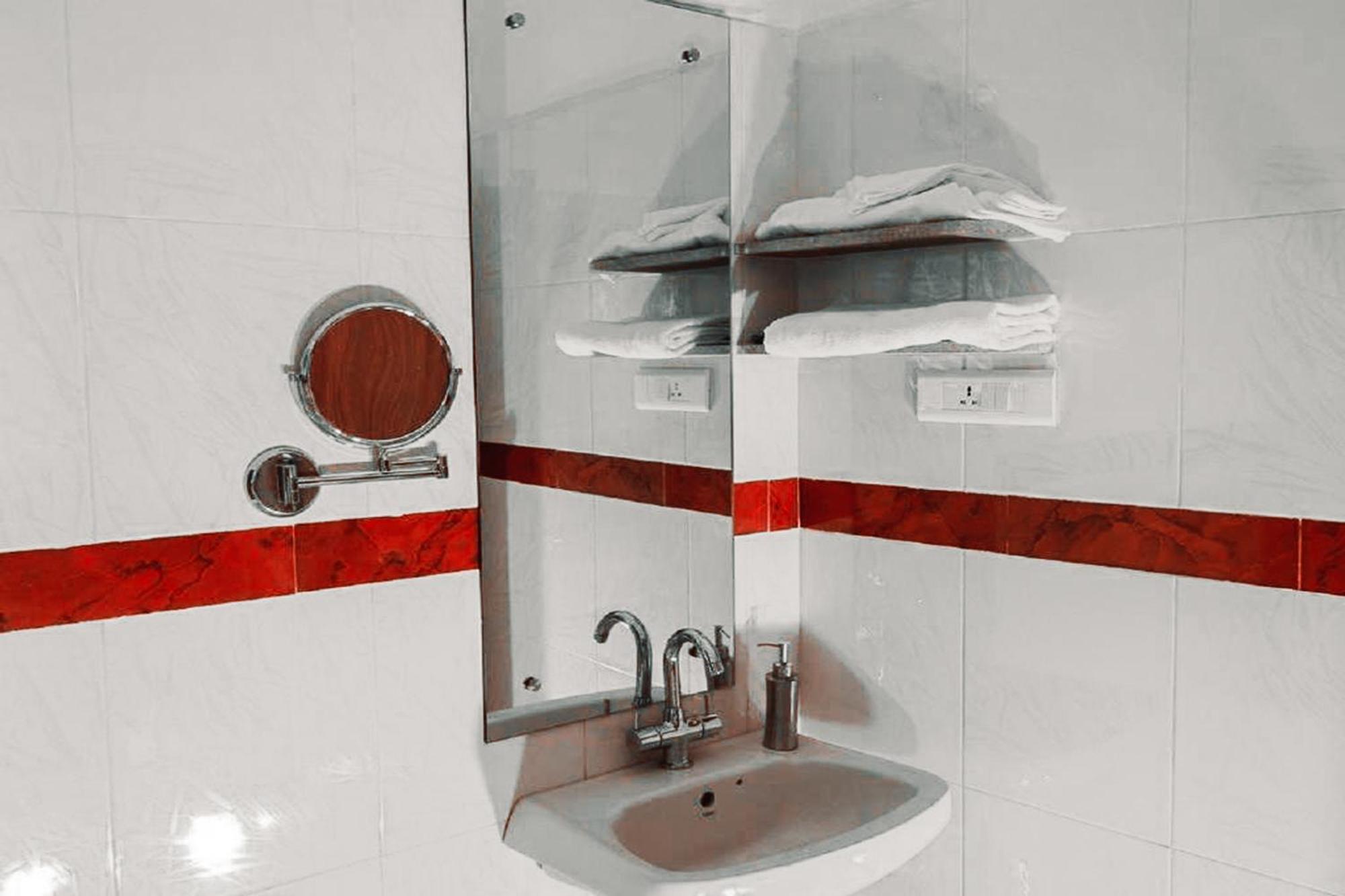 The Kei Inn & Suites Hotel Near Salt Lake Calcutta Extérieur photo